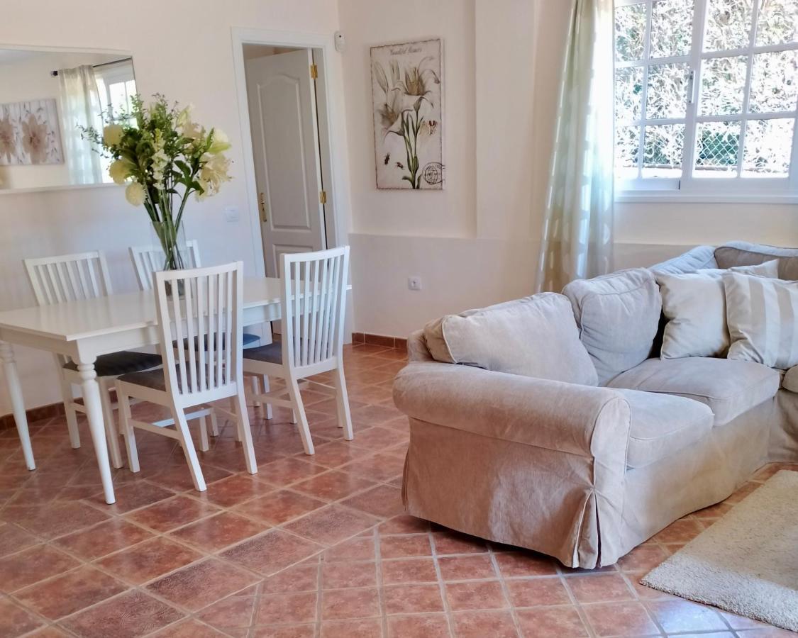 Villa Consuelo - Quiet Location Close To Resorts Buzanada ภายนอก รูปภาพ