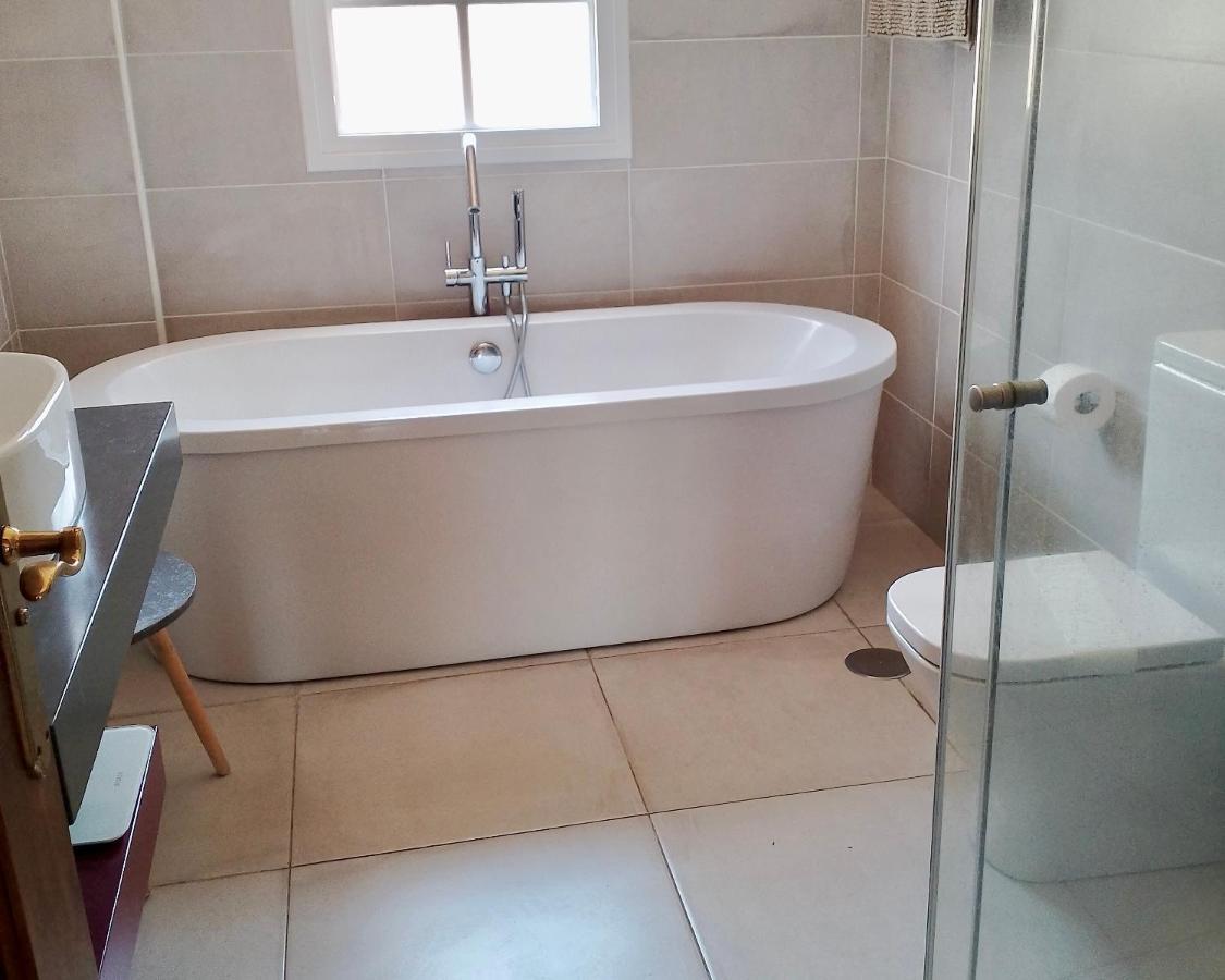 Villa Consuelo - Quiet Location Close To Resorts Buzanada ภายนอก รูปภาพ