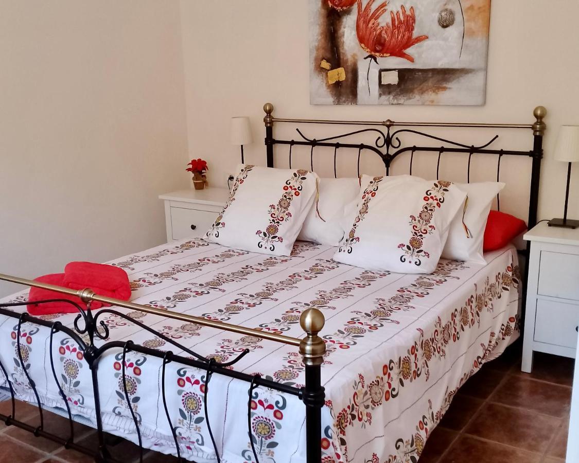 Villa Consuelo - Quiet Location Close To Resorts Buzanada ภายนอก รูปภาพ
