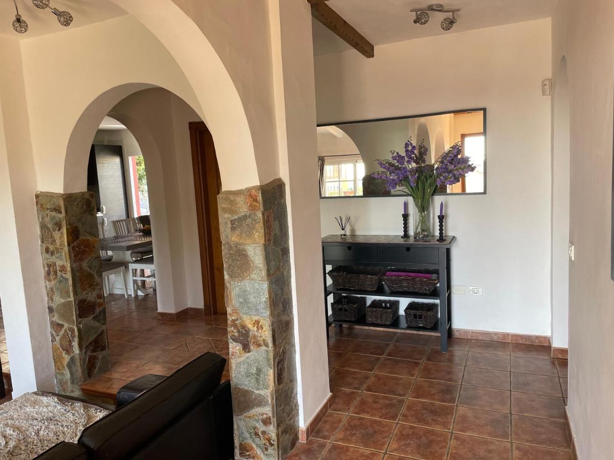 Villa Consuelo - Quiet Location Close To Resorts Buzanada ภายนอก รูปภาพ